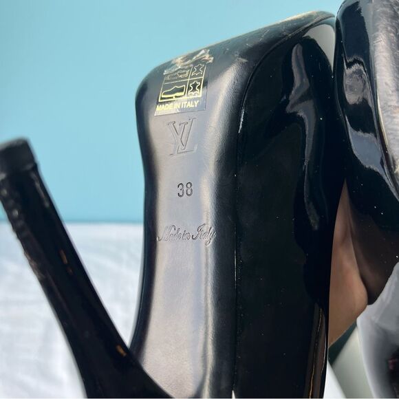LOUIS VUITTON BLack Patent Leather Padlock Peep Toe Heels sz. 38 - Picture 14 of 15